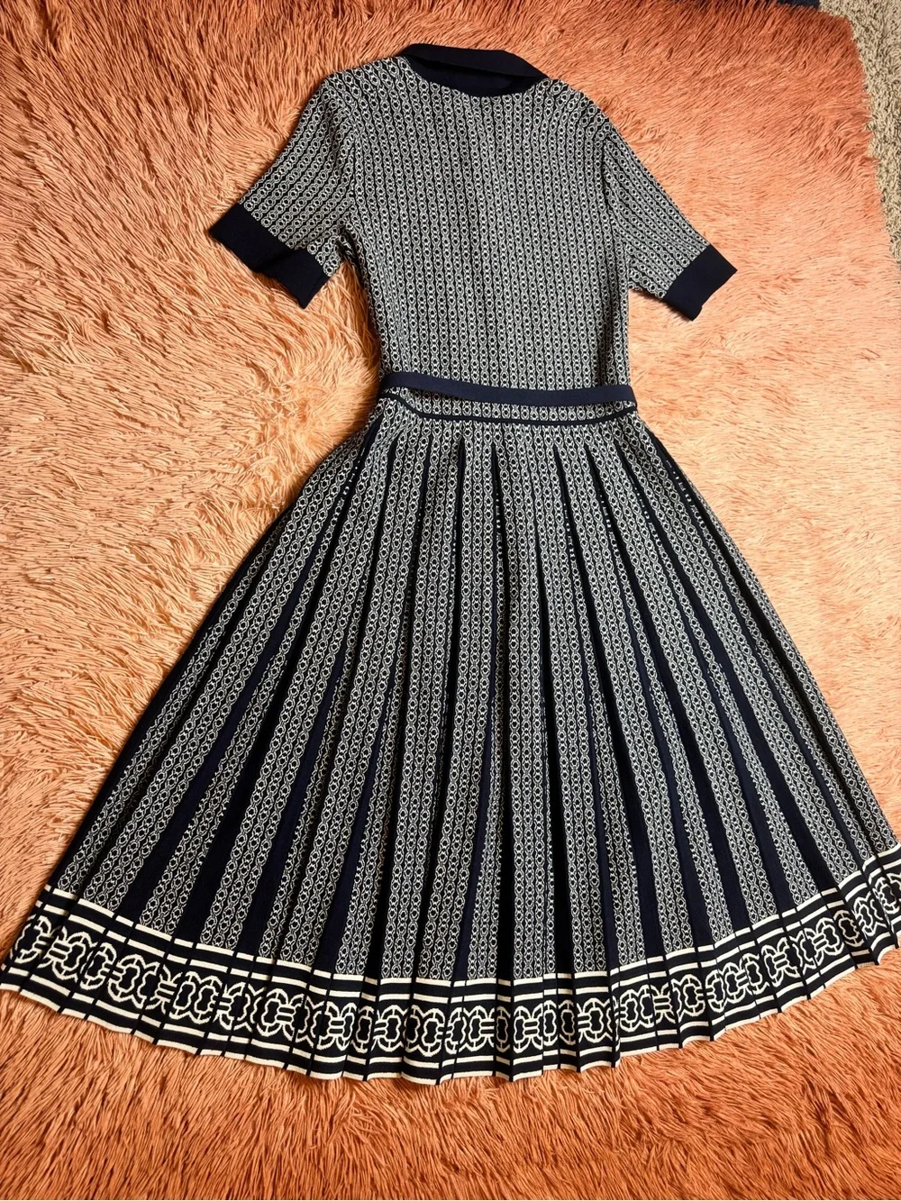 NWOT Tory Burch Gemini Link Jacquard Dress In Classic Ivory Tory Navy. Size L